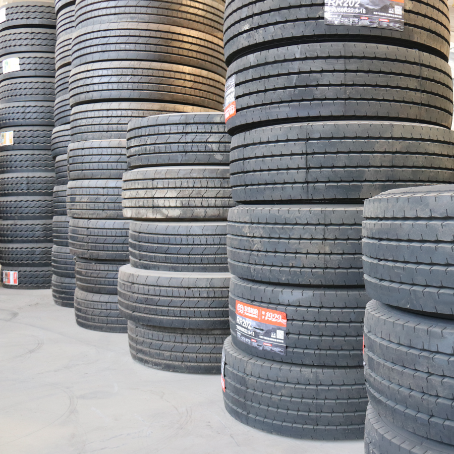 The source factory has complete parts for various semi-trailers semi truck tires 295/75r22.5 trailer