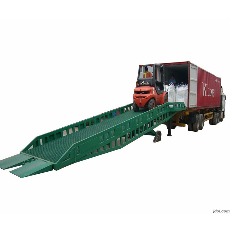 Movable Hydraulic Dock Leveler Yard Forklift vehicles mobile container loading ramps