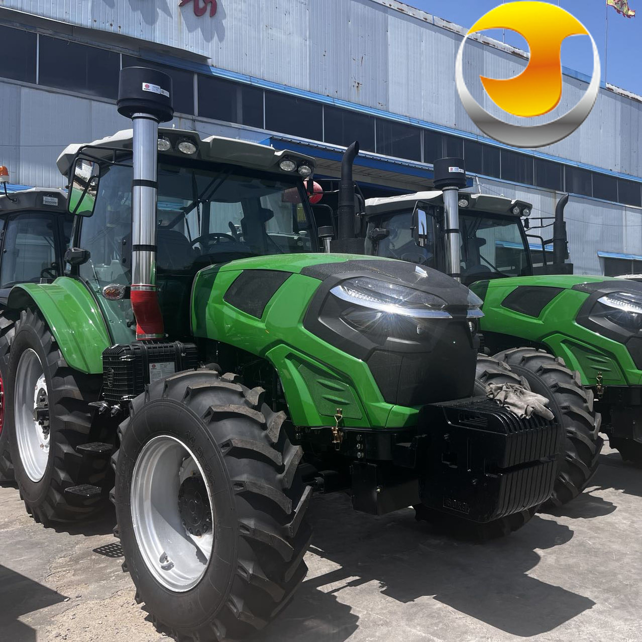 130HP 140HP 150HP 160HP Wheel Tractor Farmland 150hp Weichai Engine Agricultural Equipments with Luxury AC Cab and Heater