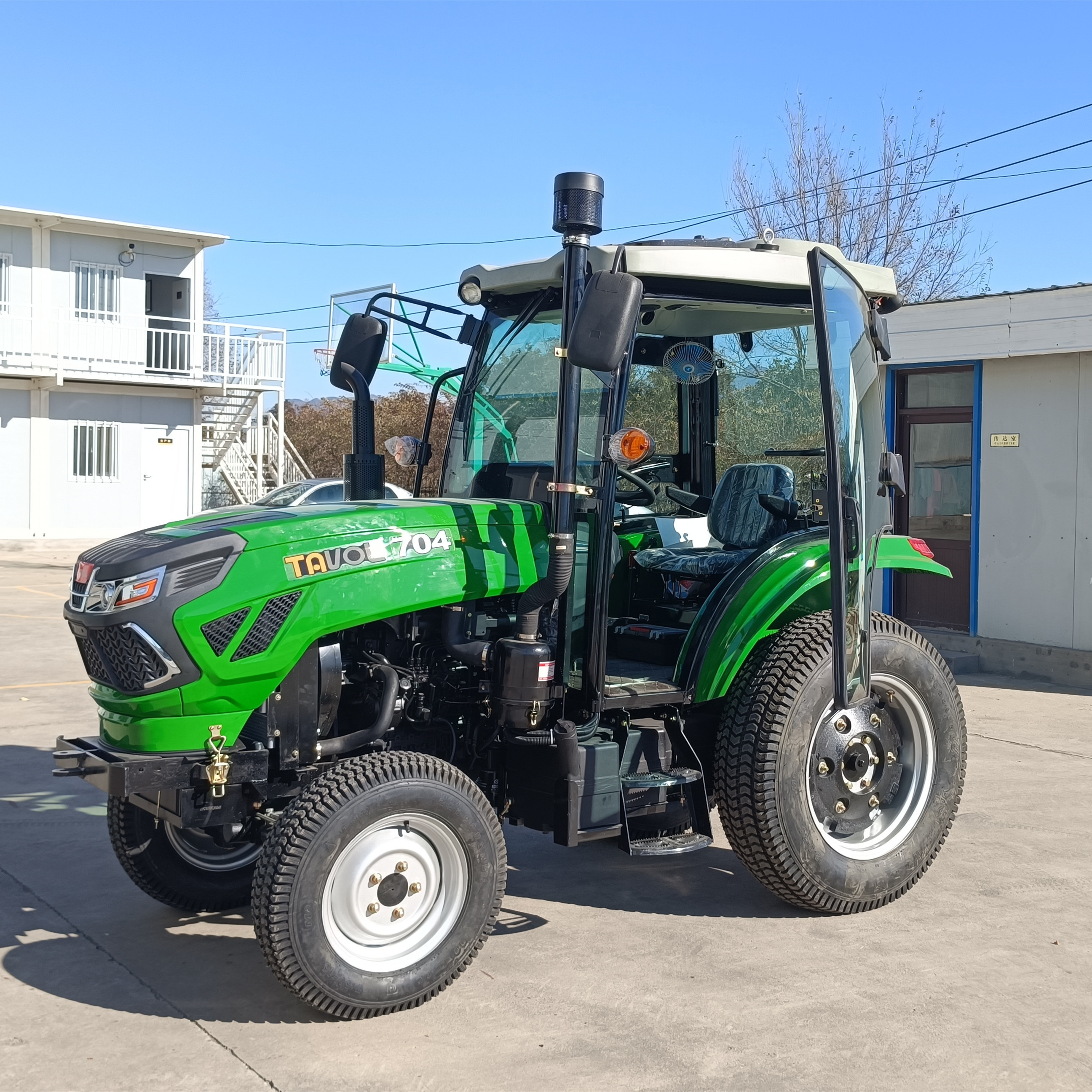 Tavol 704 tractors farm 70 hp tractor 4wd mini tractor with turf grass tires