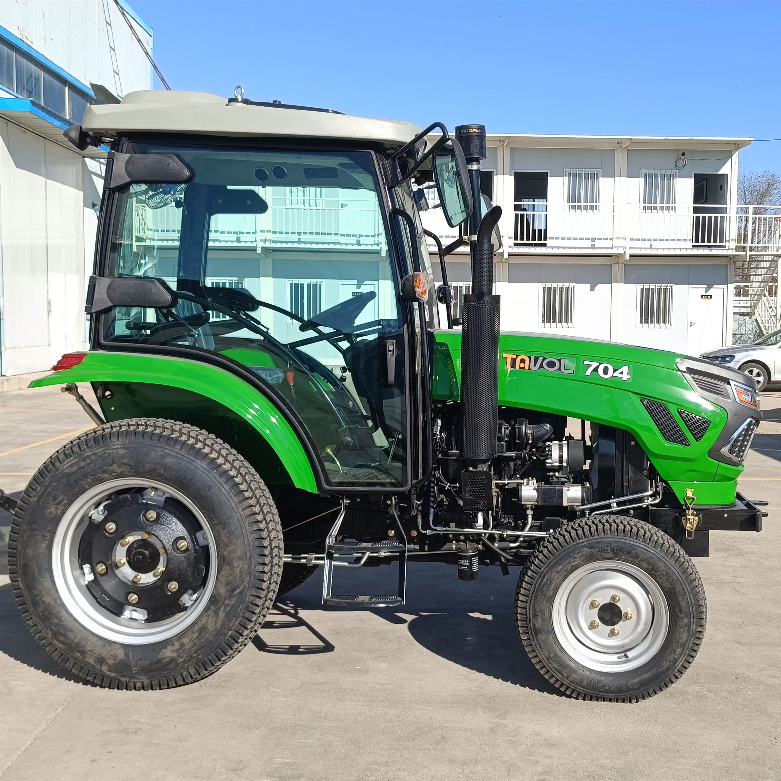 Tavol 704 tractors farm 70 hp tractor 4wd mini tractor with turf grass tires