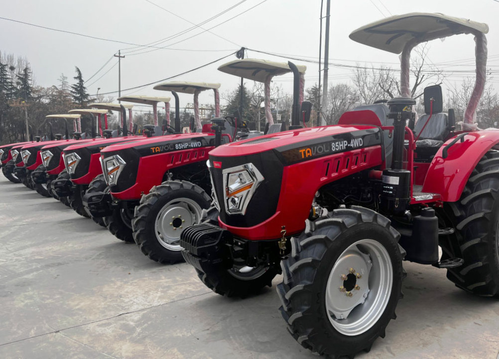 4WD wheel tractor original quality low price farming tractor with canopy 90hp YTO engine