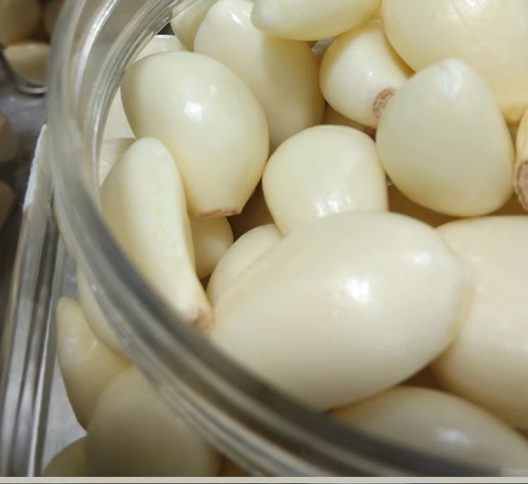 2022 Fresh New Chinese wholesale garlic peeled Garlic in bulk for import/export in low price