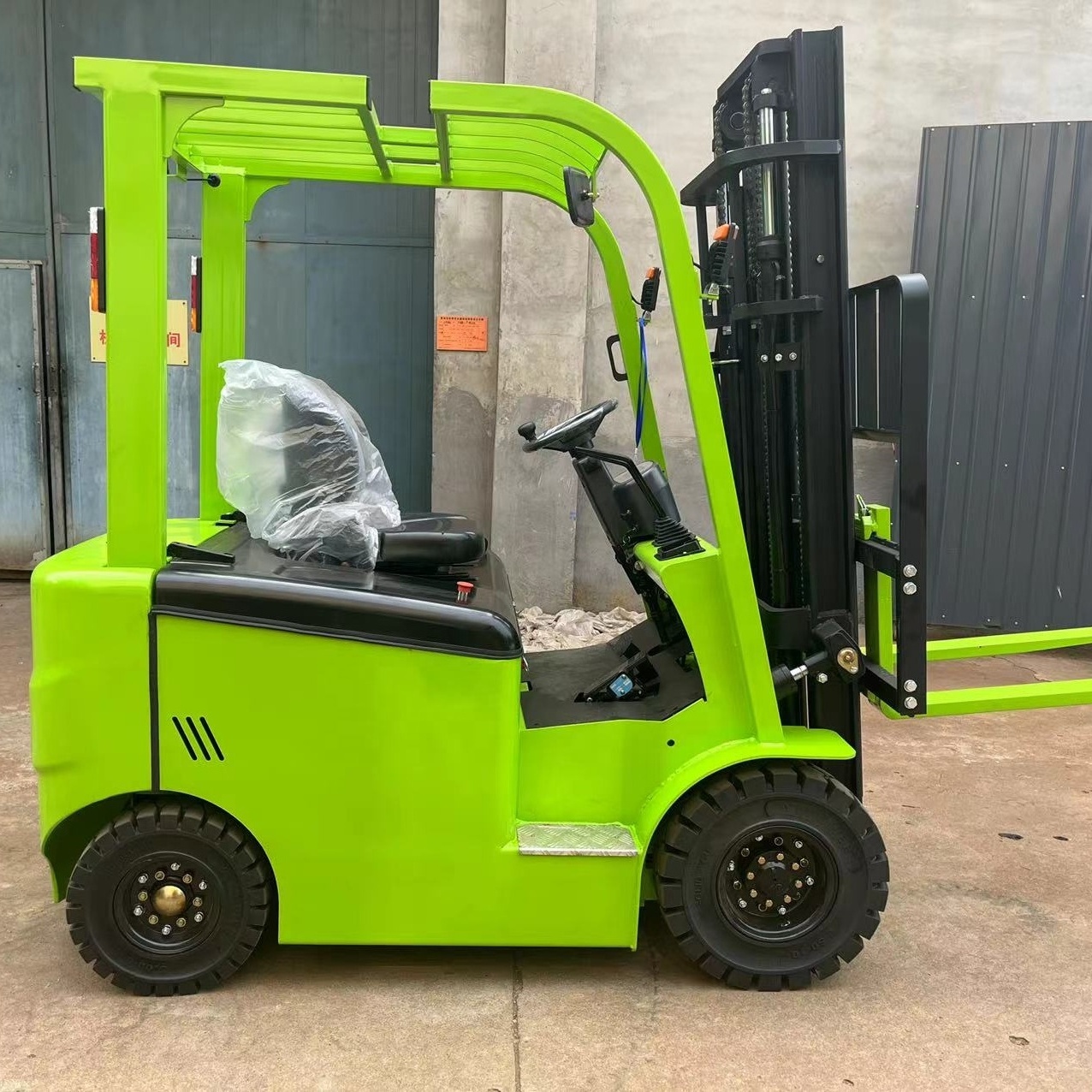 Wholesale Cheap 1.5 Ton Small Electric Pallet Fork Lift Side Shift Air Tire Hydraulic Stacker Lithium Battery Seated Forklifts