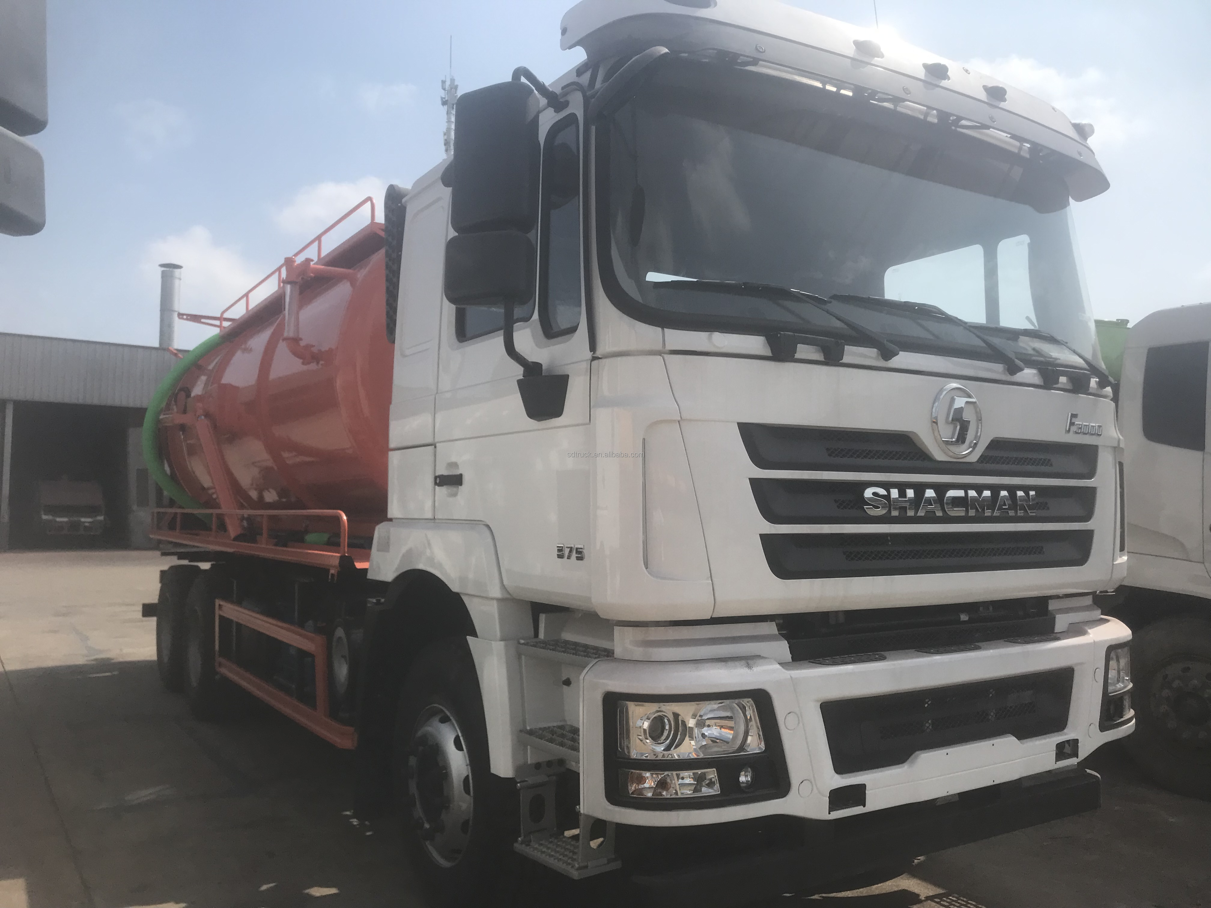 Good price 20000L Vacuum Truck Sewage Suction Trucks SHACMAN 6*4 RHD Sinotruk septic tank vacuum sewage suction truck new price