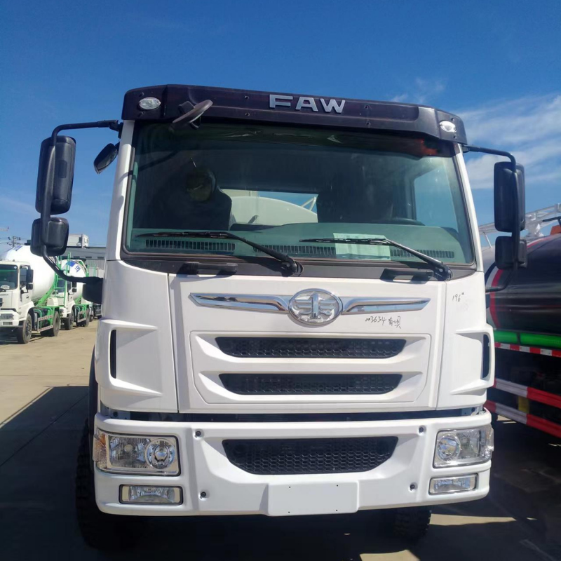 bottom price new 10,000L FAW Water pump truck for sale drinking water tanker 3000gallons water bowser tanker truck price