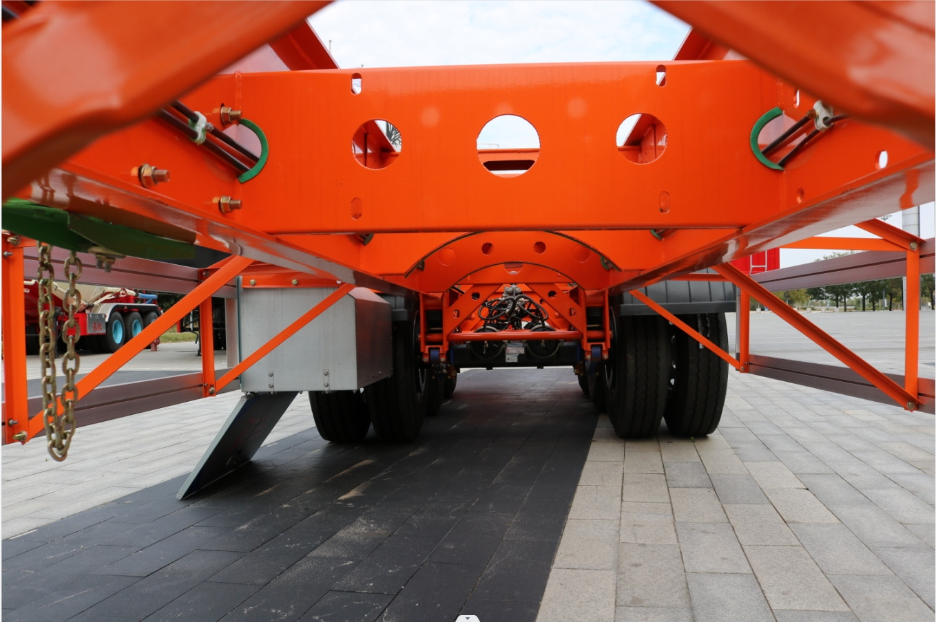 Best selling 3 axle 20ft 40ft Skeleton Trailer Container Skeleton Truck From China Manufacture