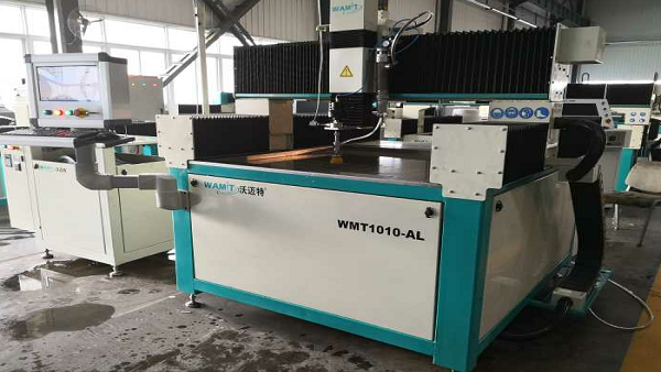 laboratory use 7.5kw 30000psi small table top water jet cutting machine with cover