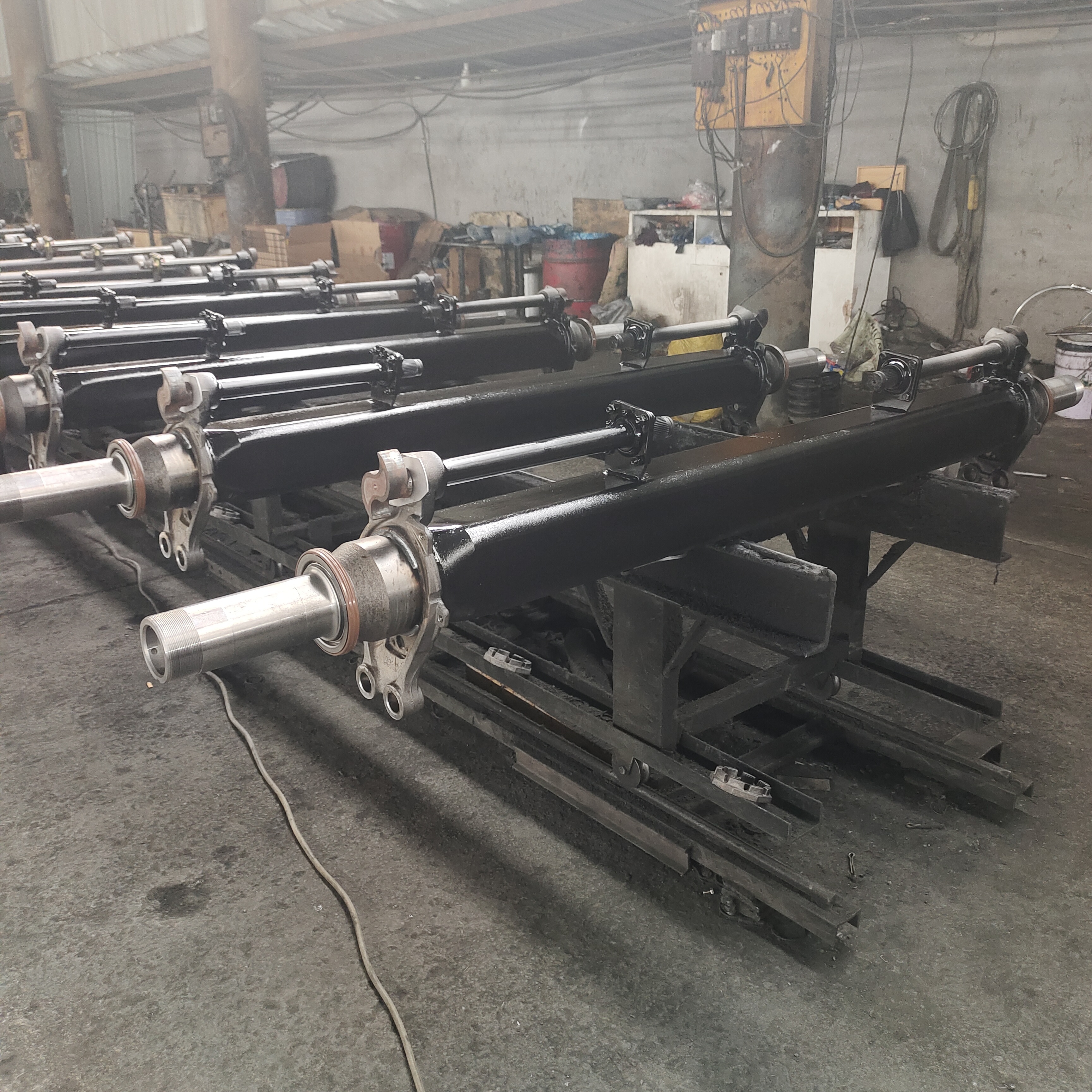 Trailer axle factory direct sales for heavy-duty trucks, providing popular American truck trailer axles