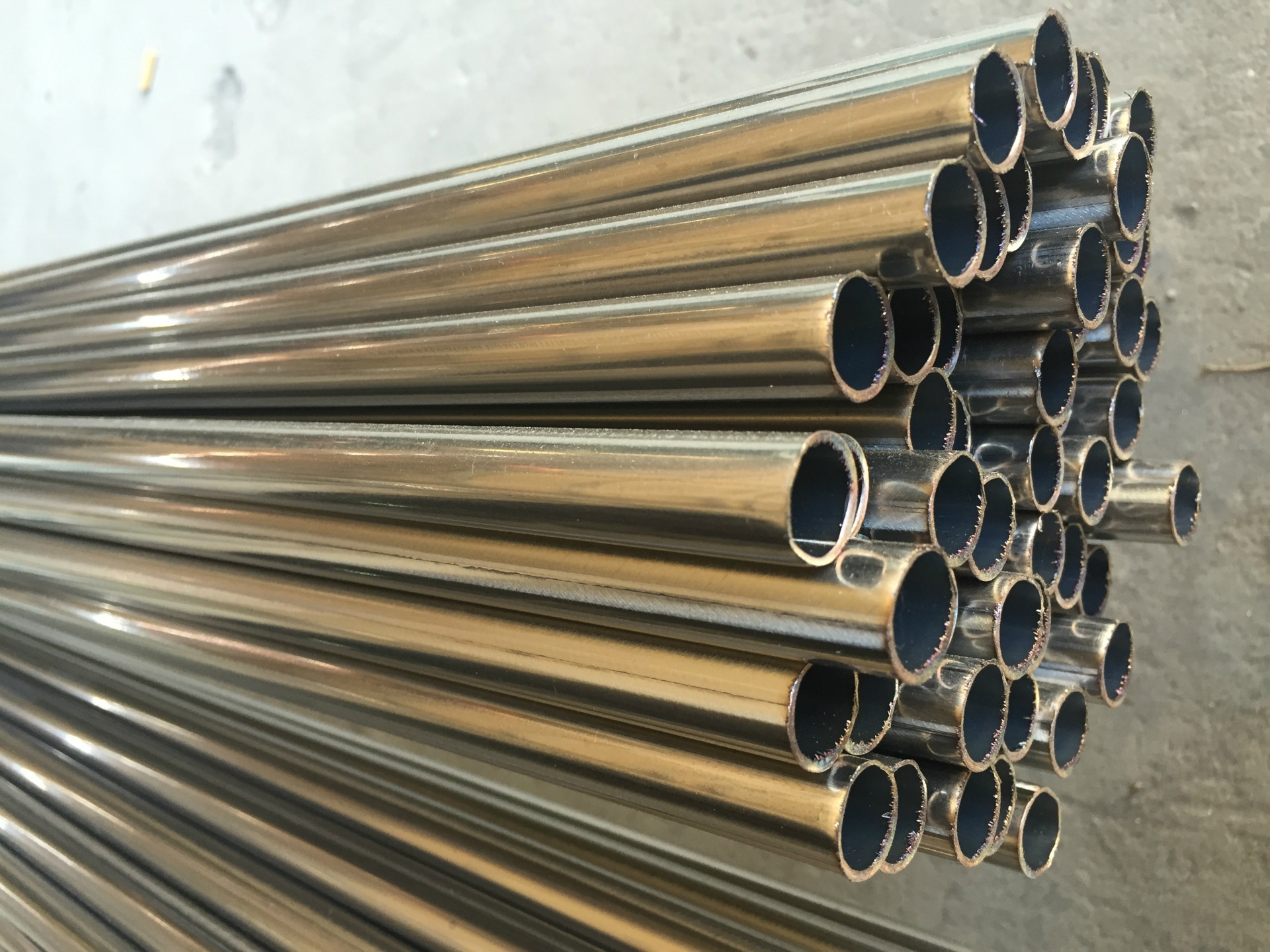 Grade SUS 304 316L Steel Pipe Thickness 9.0mm OD 4 Inch Stainless Steel Pipe Seamless NO.1 Surface