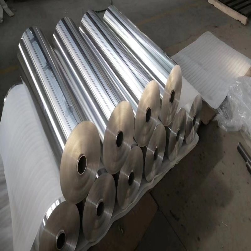 Factory wholesale aluminum foil roll aluminum foil paper household kitchen use 8011 aluminum foil roll paper