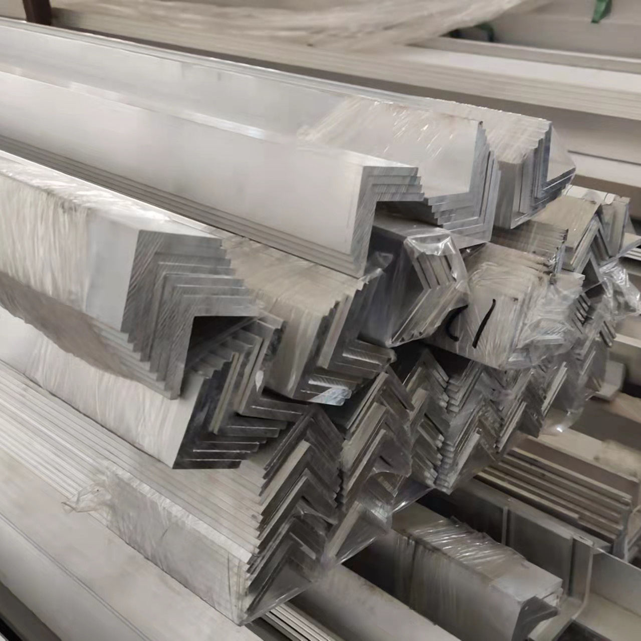 Angle Aluminum Profile Extrusion Aluminium Angle Bar price per kg