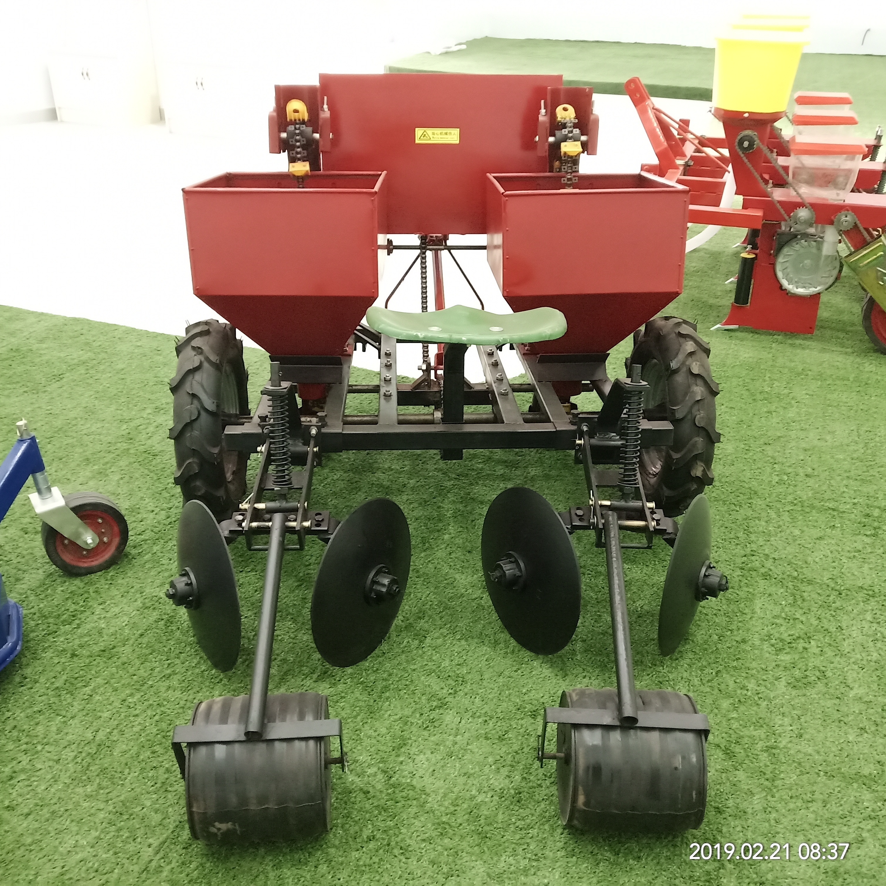 Hot sell good quality one or two row potato planter