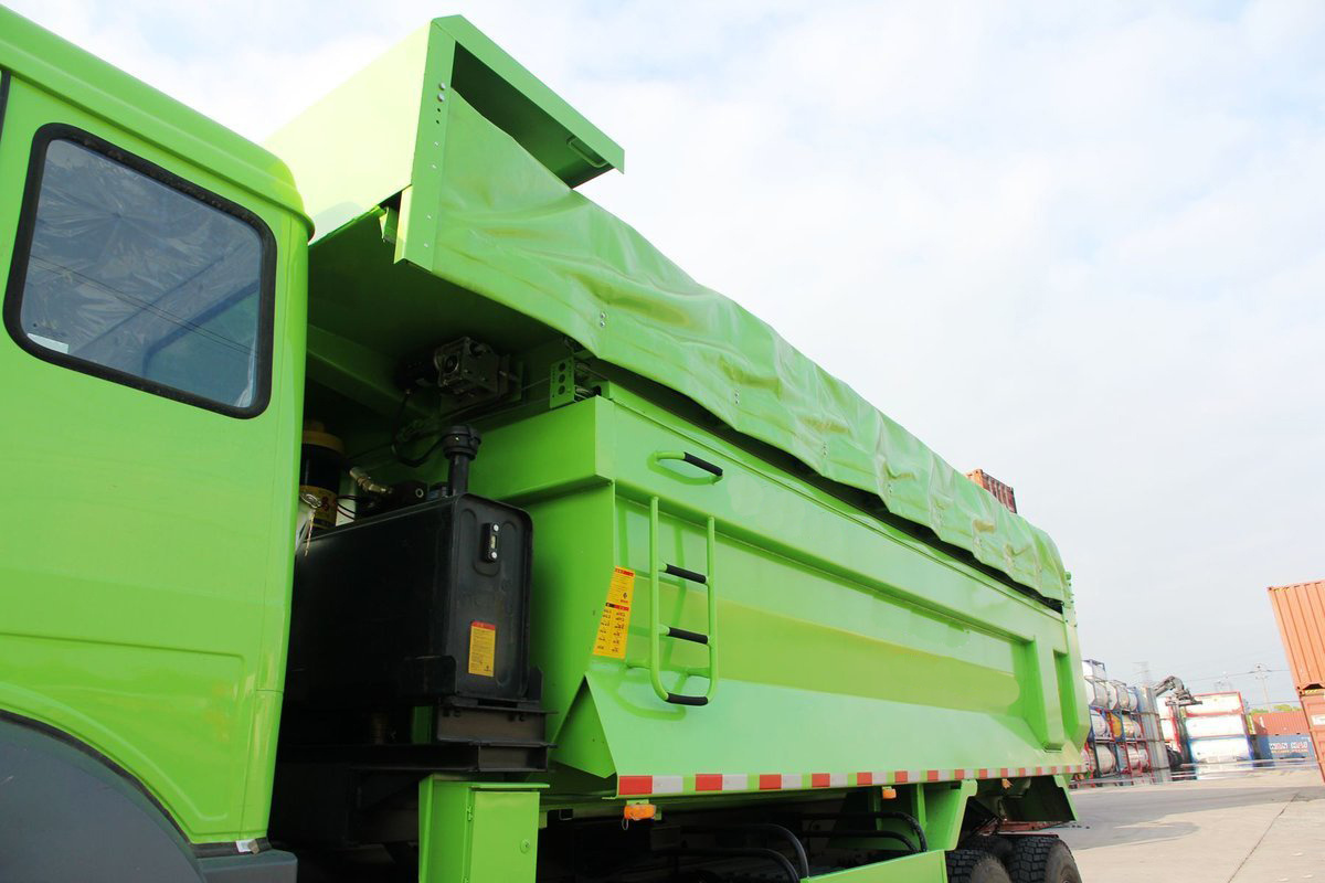 China Hot Sale 20 Ton Dump Truck with Double Cabin with Low Price Caterpillar Dump Truck