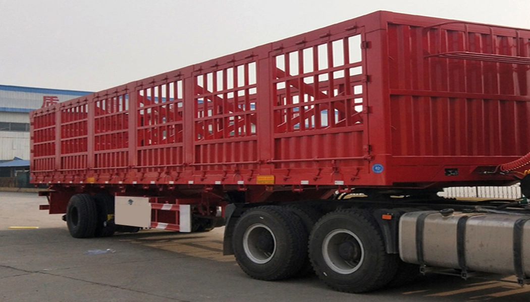 SINOTRUK 3 Axle Livestock Animal Cattle Transport  Livestock Sugar Cane Stake Fence Semi Truck Trailer For Sale