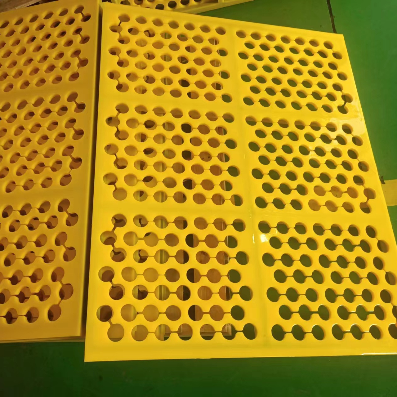 round hole anti-blocking polyurethane screen mesh