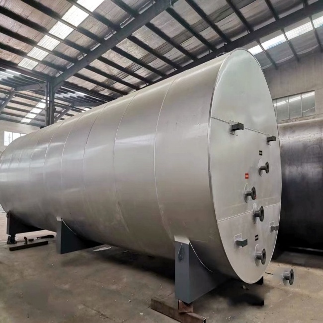 Bitumen storage tank for asphalt plant