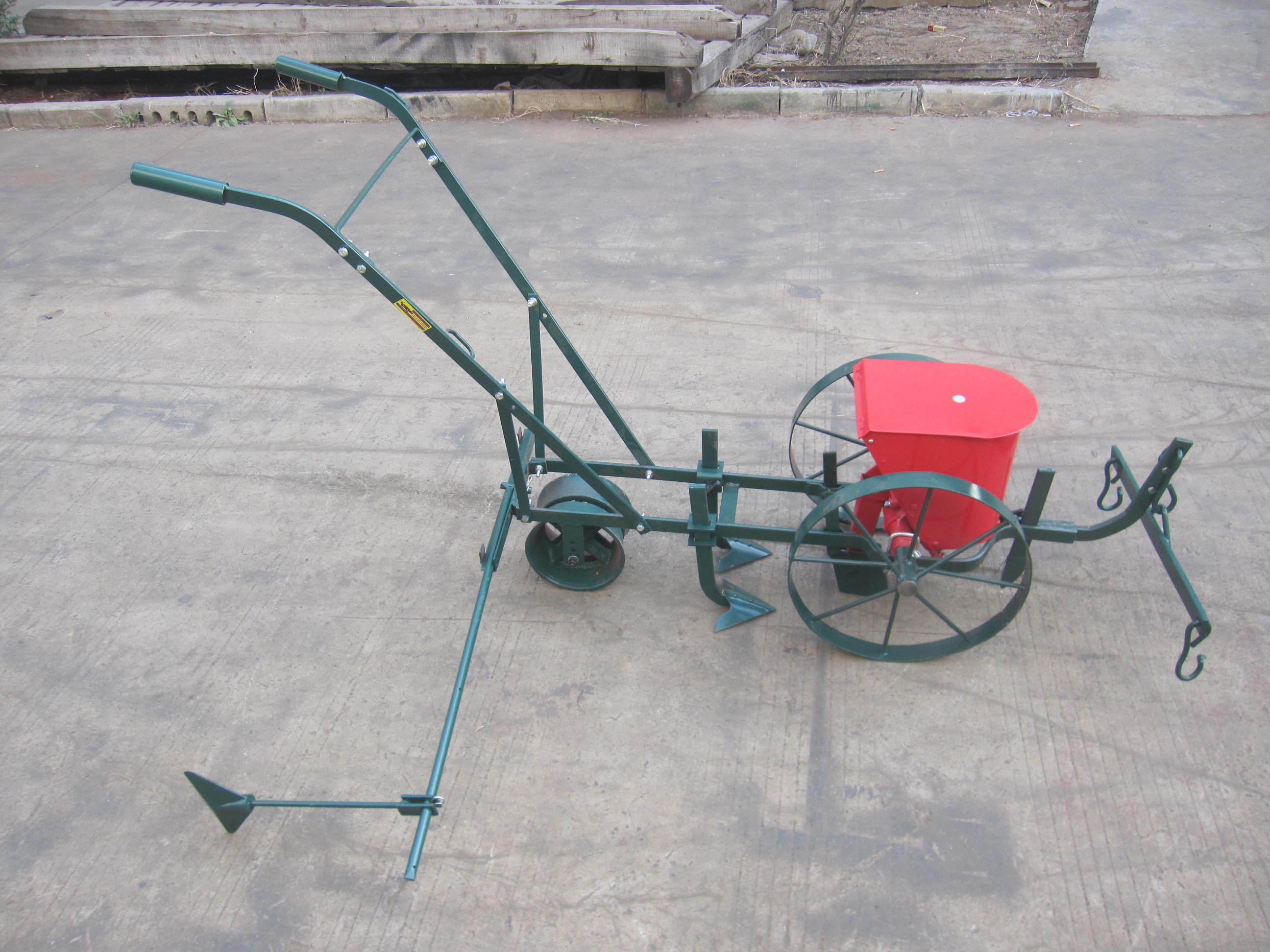 China factory sale animal drawn seeder  horse drawn fertilizer