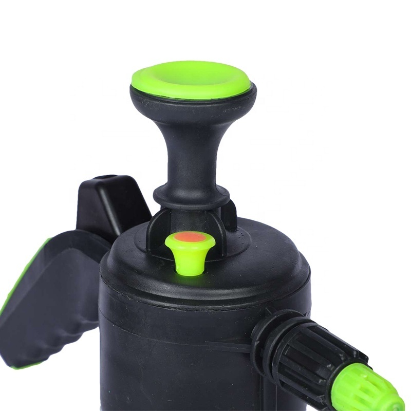 Wholesale  2L Hand  Pressure Pump Sprayer Water Garden manual powder Spray Bottle Plastic Garden Sprayer