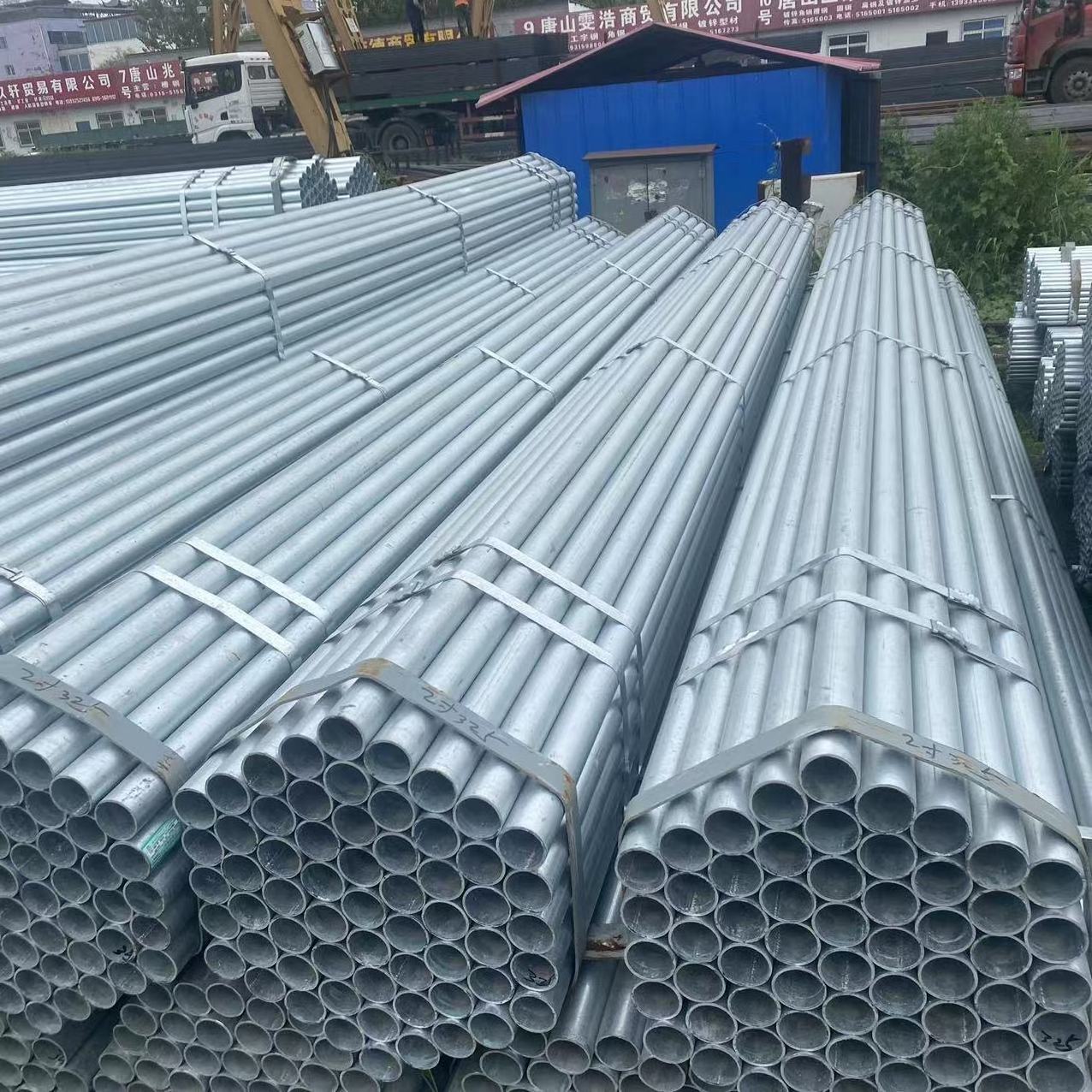 ASTM ERW Round Galvanized Water Pipe Galvanized Steel with Thread Hot Galvanized Stele Pipe 75 Mm 1 Ton Carbon Steel 8-14 Days