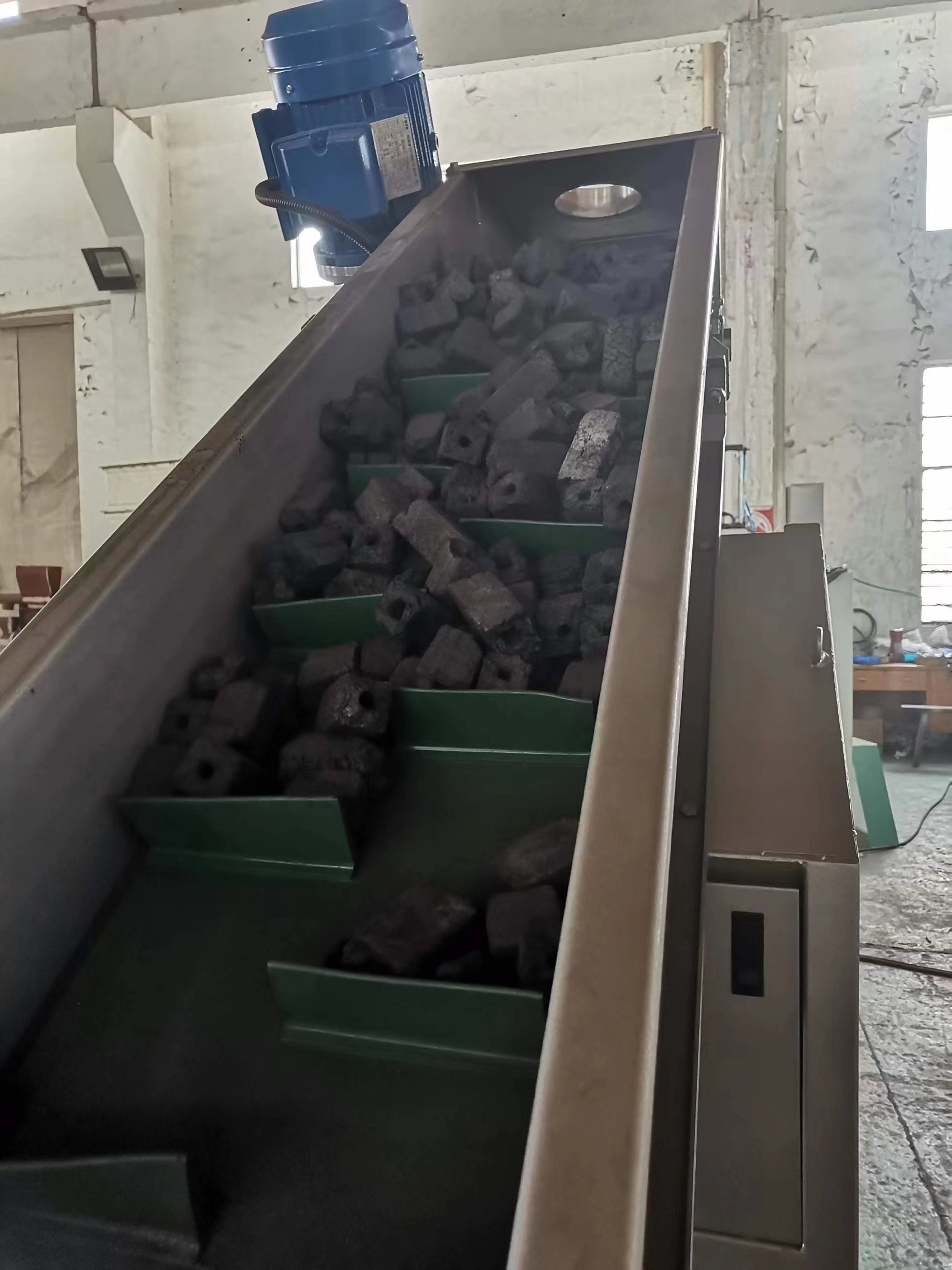 15kg 25kg 50kg Bagger Coal Briquettes Bagger Weighing Filling Coal Pillar Charcoal Bagging Packing Machine