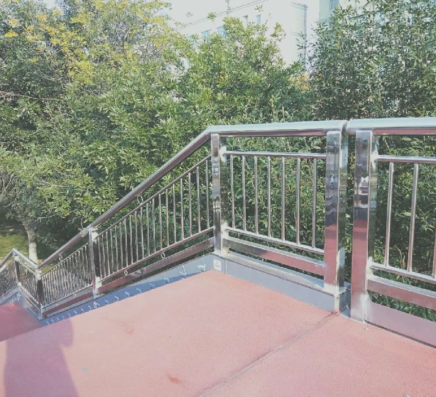 Stainless Steel Bridge Safety Guardrail Metal Safe And Durable Bridge Guardrail Roadside Crash Bridge Barrier