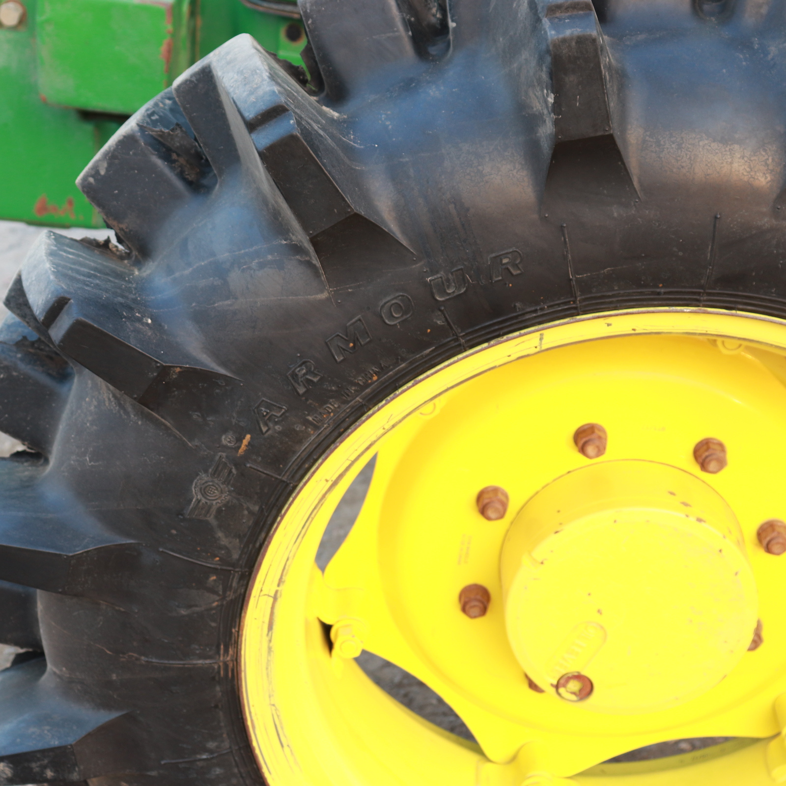 COMPETITIVE PRICES FOR  Used Wheel Tractor John Deere FOR FARM AND GARDEN AND DIFFERENT WORKING CONDITION