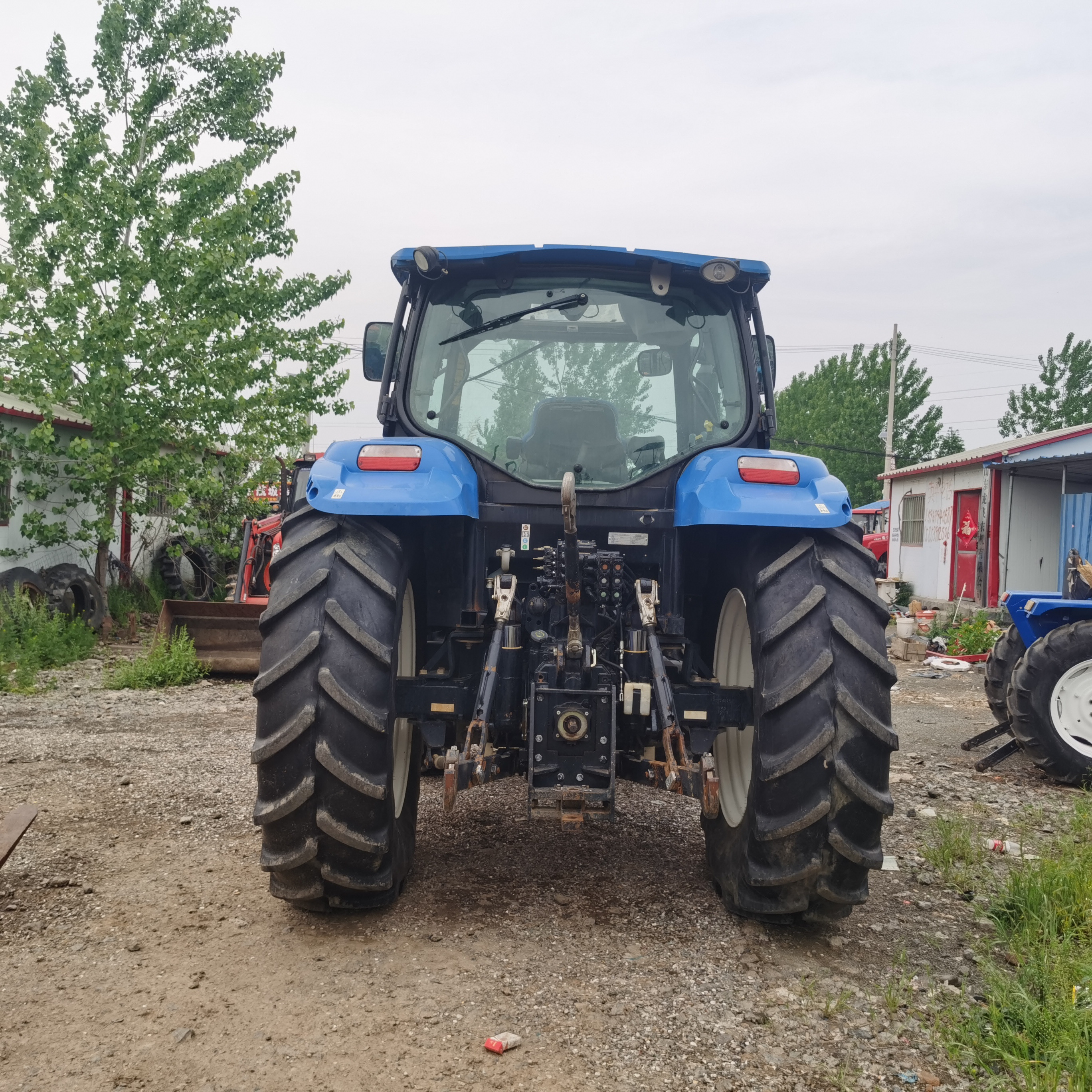 used/second hand/new tractor 4X4wd with loader and farming equipment agricultural machinery for sale in peru