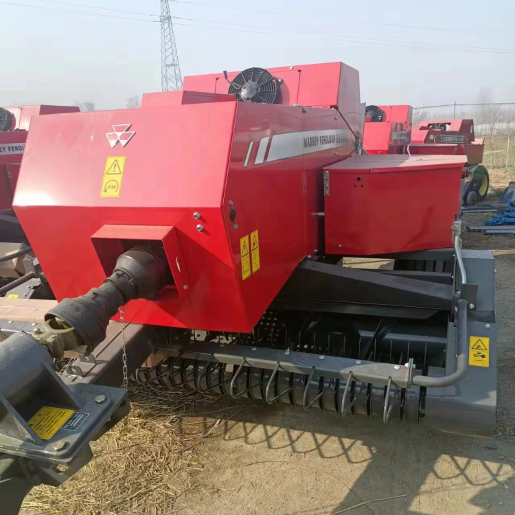 Massey Ferguson 1840S baler