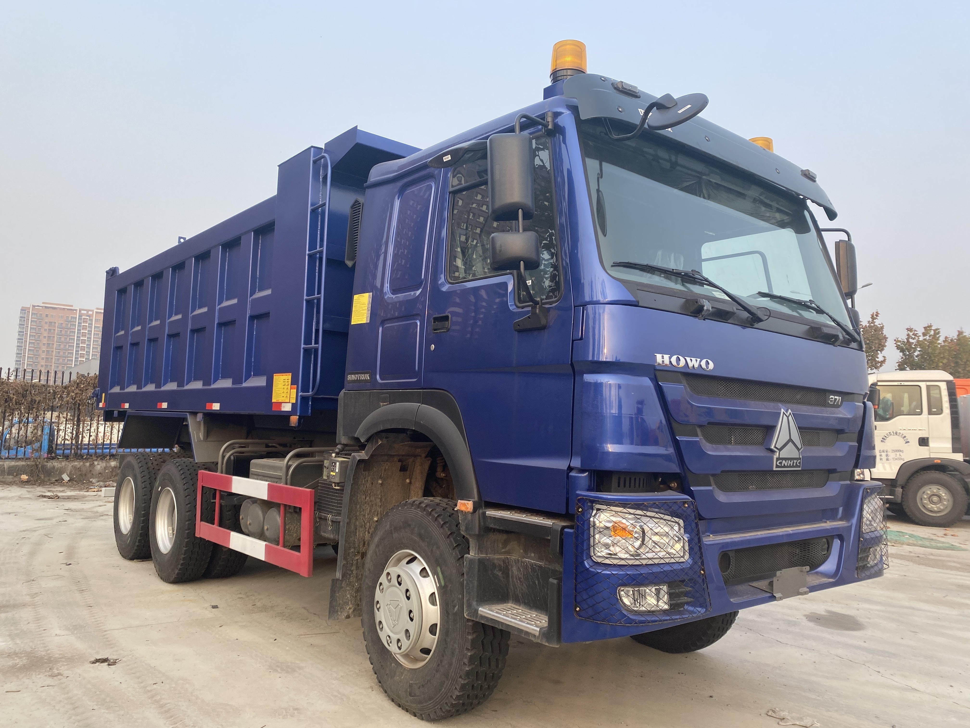 China Factory Discount 371hp 40ton 50ton 12 wheels 8x4 Sinotruk Tipper truck used howo dump truck