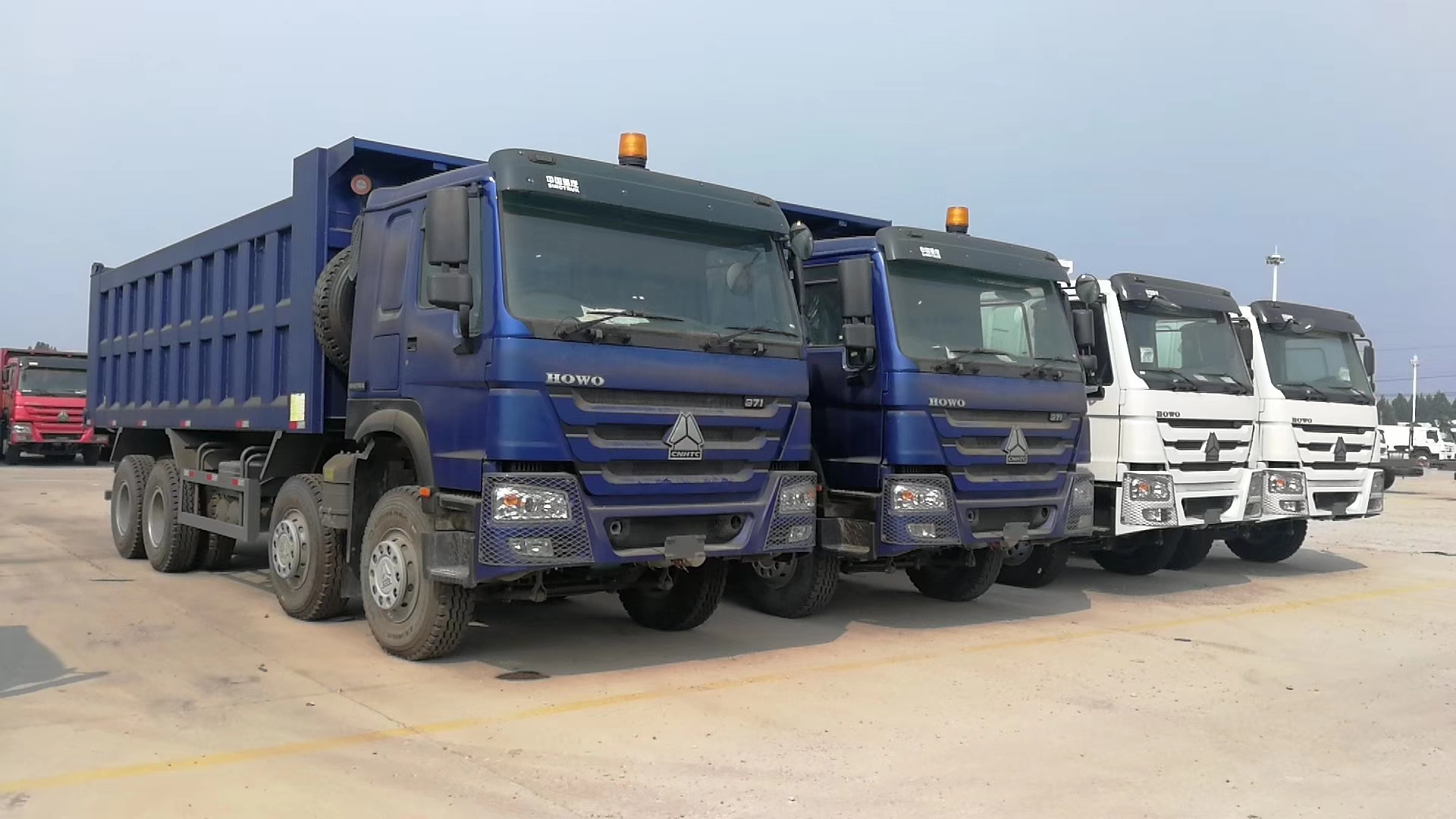 China Factory Discount 371hp 40ton 50ton 12 wheels 8x4 Sinotruk Tipper truck used howo dump truck