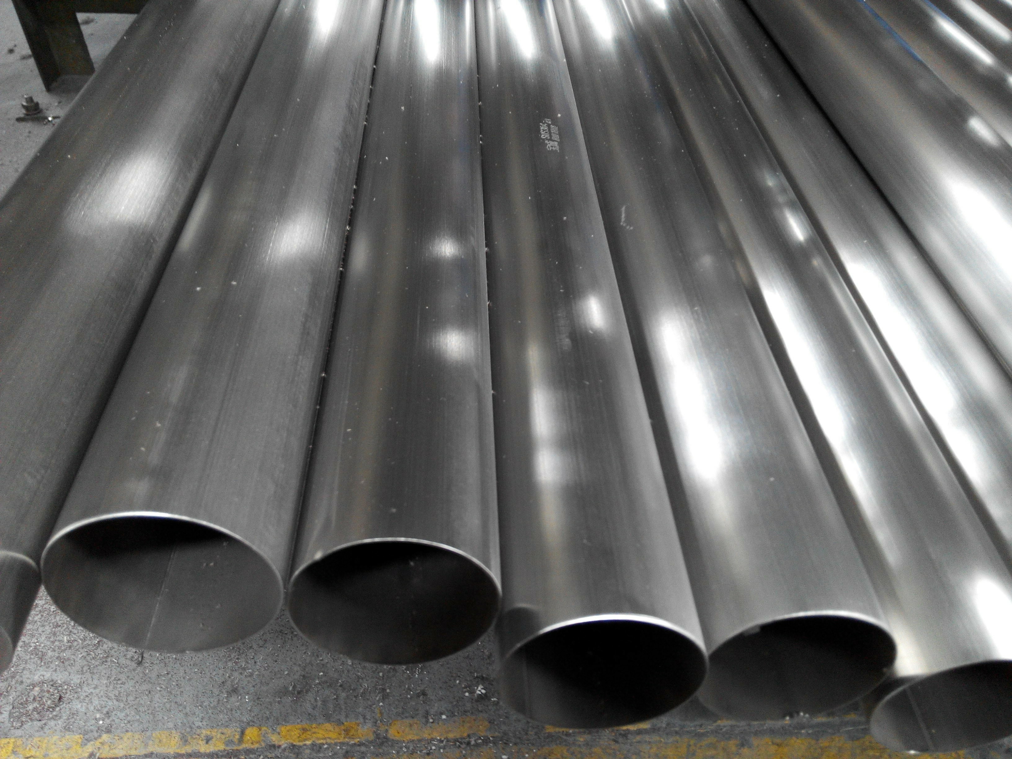 Hot sales 304 stainless steel round metal tube 8mm stainless seamless steel tubes in stock