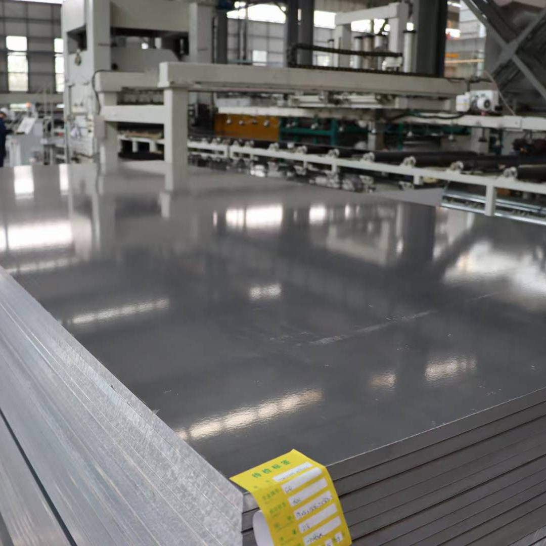 Thin & Regular Thick Plate Aluminum Alloy in Sheet Form with Machinable Bends for Welding Punching & Cutting Services