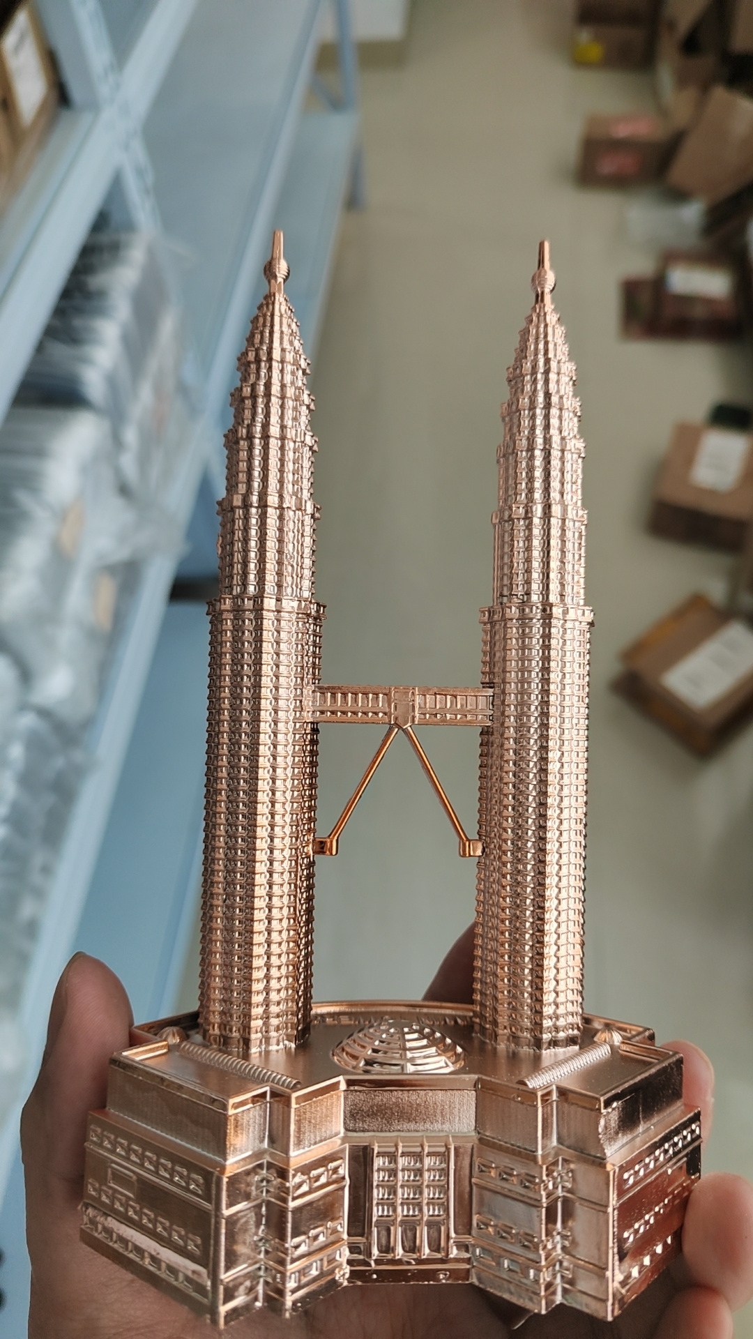 SE7ART Malaysia Architectural Replica Landmark Collectible Model Petronas Twin Towers Zinc Alloy Miniature Building Desk Decor