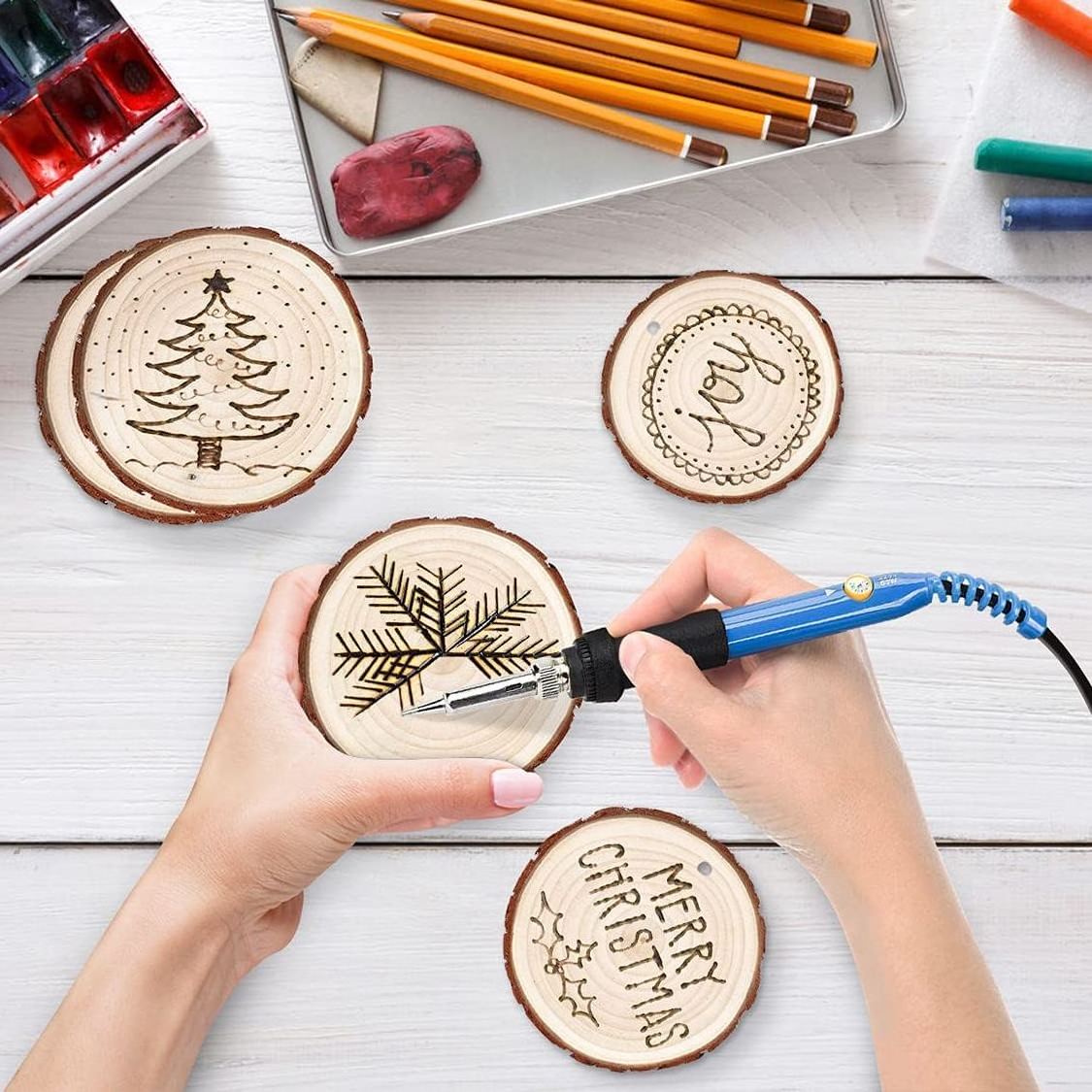 Wholesale Natural Pine Piece Christmas Ornaments Round Wooden Slices For Decoration