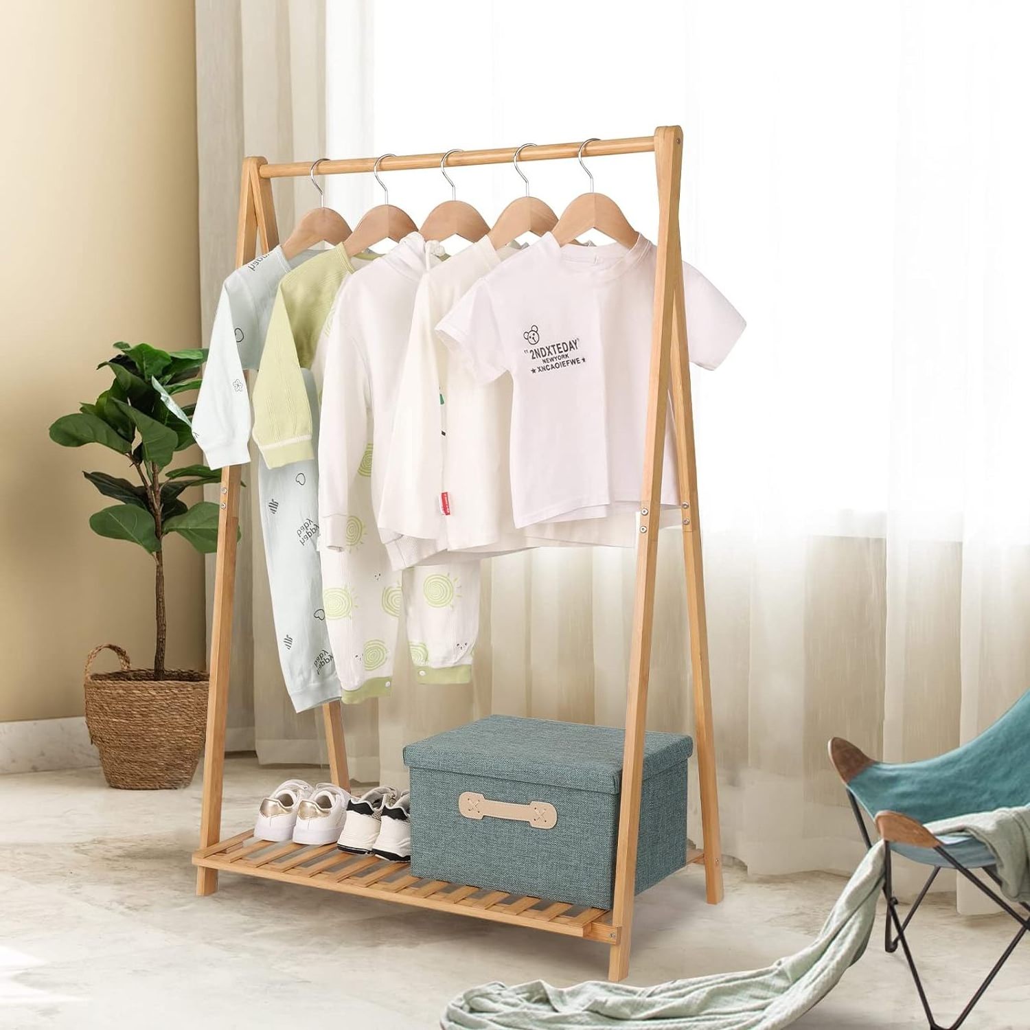 Functional Bamboo Clothes Rack 1-Tier Kids' Garment Storage Shelf for Toddlers' Bedroom Effective Organizer for Costumes