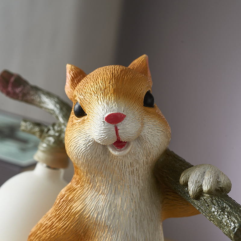 Bedroom Bedside Lamp Nordic Creative Designer Cartoon Animal Squirrel Table Lamp Children's Gift Light Luxury Ornaments