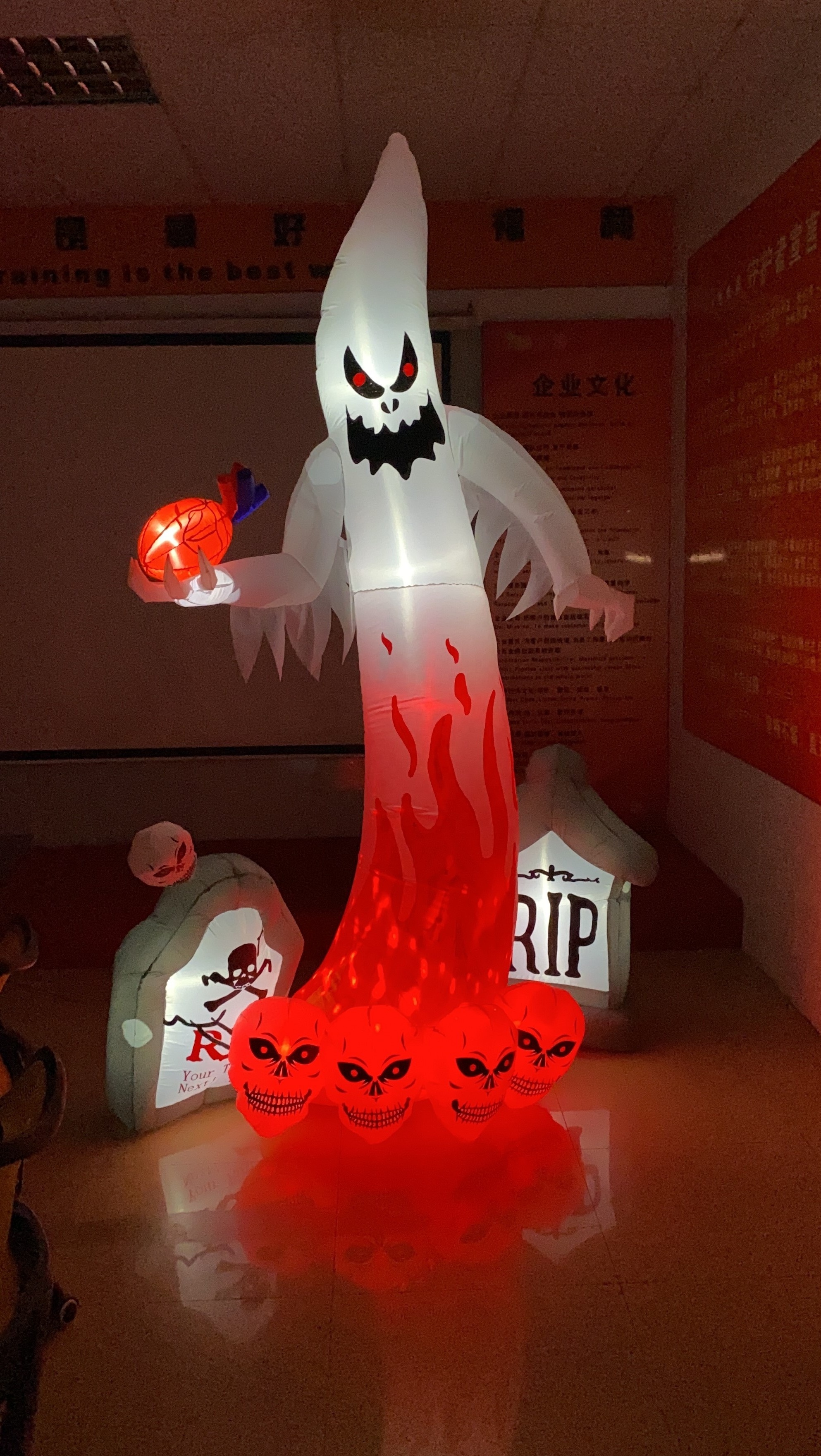 Flame Light Inflatable Halloween Ghost With Heart Tombstone Outdoor Yard Decorations Decor Lighting