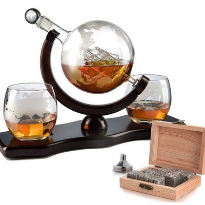 Wholesale 850ML Whiskey Globe Decanter With Wood Base Handmade Skull Shape Liquor Glass Decanter with 2 cups