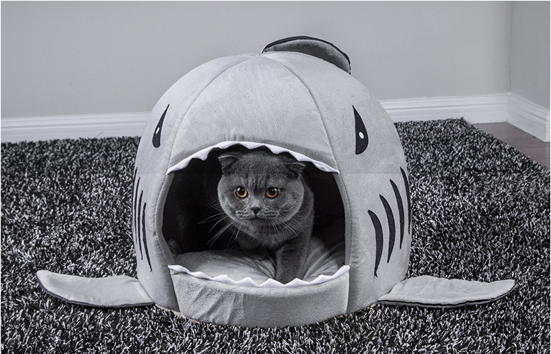 Cute Dog Pet Bed Shark Type Winter Warm Breathable Pet Supplies Dog Cat Sleeping Bed