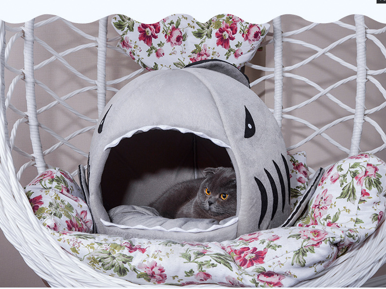 Cute Dog Pet Bed Shark Type Winter Warm Breathable Pet Supplies Dog Cat Sleeping Bed