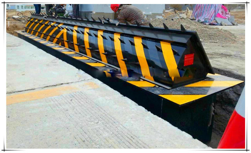 Roadway Safety Anti Terror Products Road Blocker Security Spike Traffic Road Barrier Car Stop Parking Block