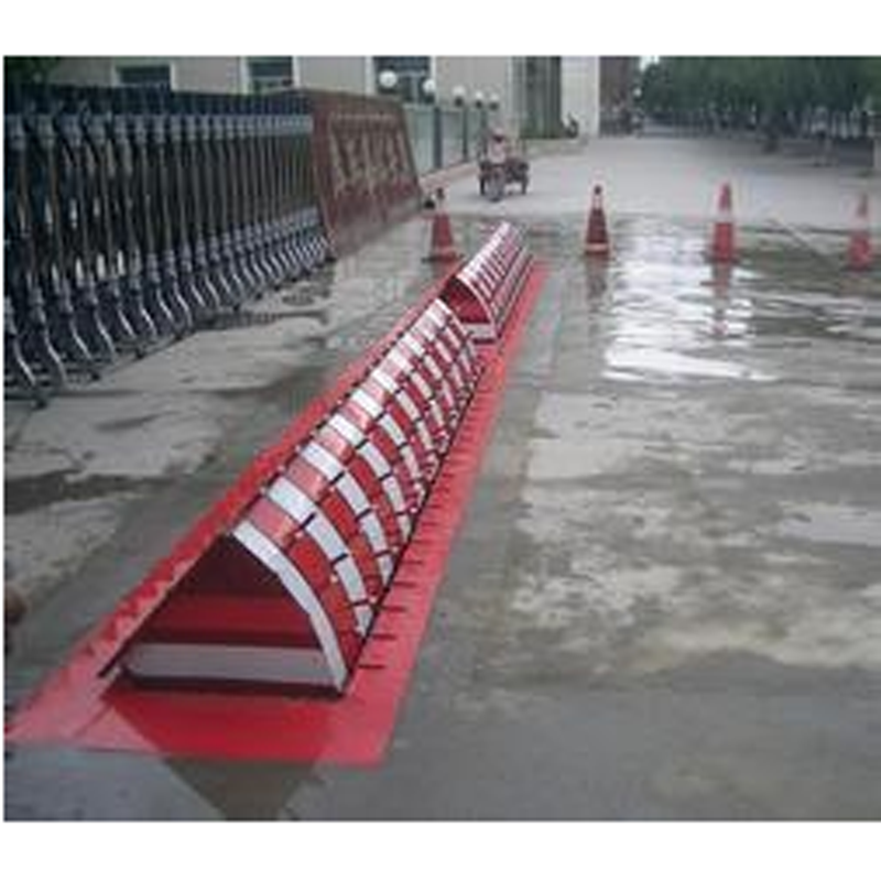 Remote control anti-terrorist automatic hydraulic traffic road blocker barrier tyre killer with spike rising bollards