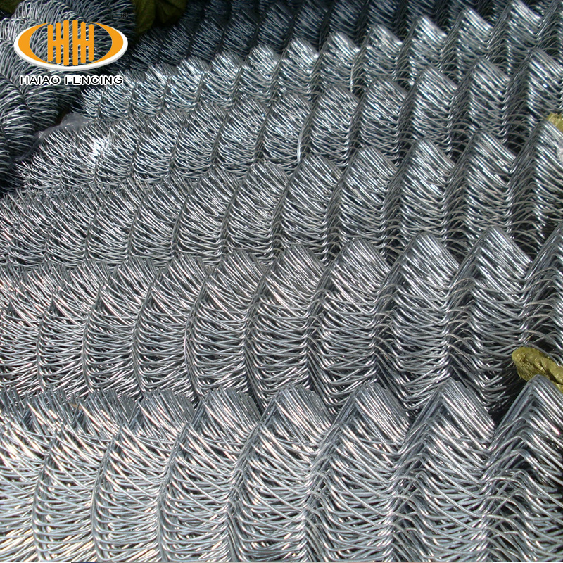 Hot selling galvanized pvc coated 8 foot chain link fence perimeter fence wire fencing 8 ft for sale