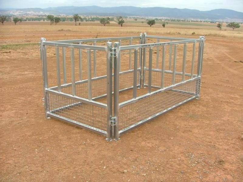 High quality galvanized and powder coated cattle cow steel animal hay feeder with roof