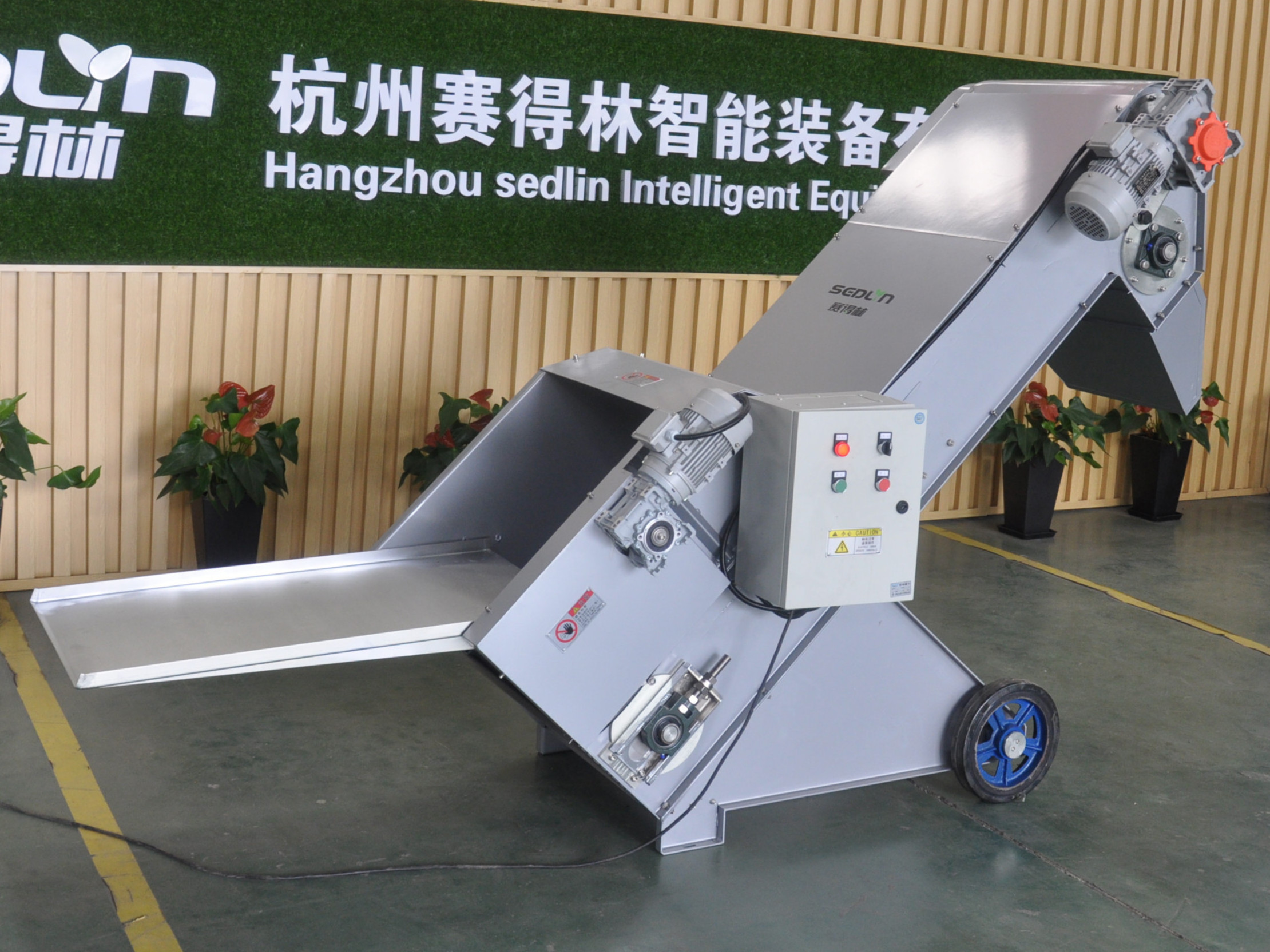 Small mobile powder Soil machine Block clay grinder Educate seedling earth crusher