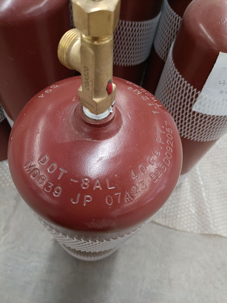 Wholesale 7.6-8.0L Acetylene C2H2 Gas Cylinder Industrial Empty Dissolved Acetylene Gas Cylinder