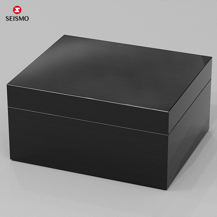 Custom Luxury Black White Leather Lacquered Wooden Essential Oil Perfume Satin Packaging Box For Package Fragrance Gifts