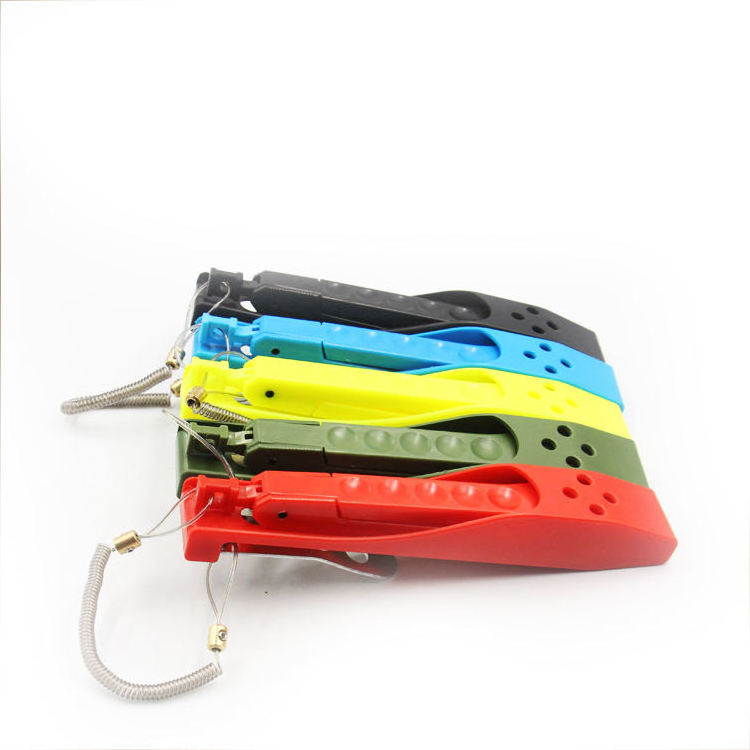 Selco Plastic Fish Catcher Multifunctional Fish Clip Barbecue Clip Fishing Supplies Fishing Accessories Fishing gripper