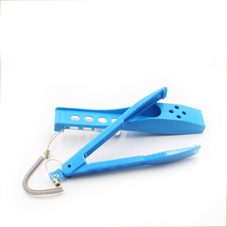 Selco Plastic Fish Catcher Multifunctional Fish Clip Barbecue Clip Fishing Supplies Fishing Accessories Fishing gripper